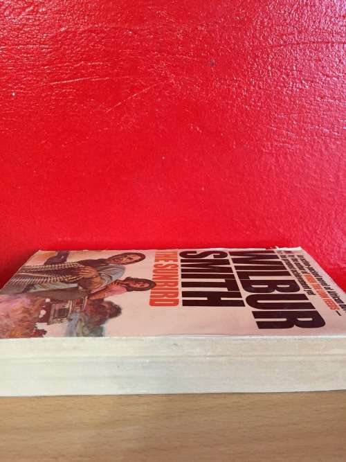 THE SUNBIRD - WILBUR SMITH